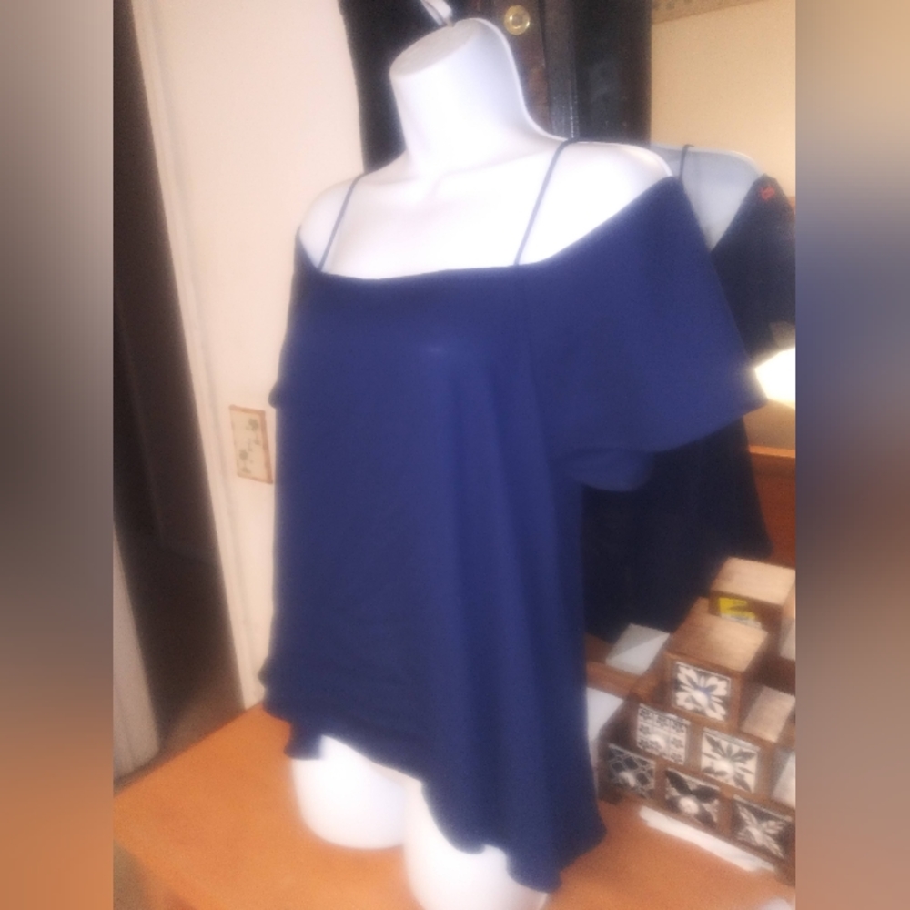 Tops - Picture 3 of 3